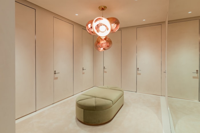 revolve store grove los angeles 3