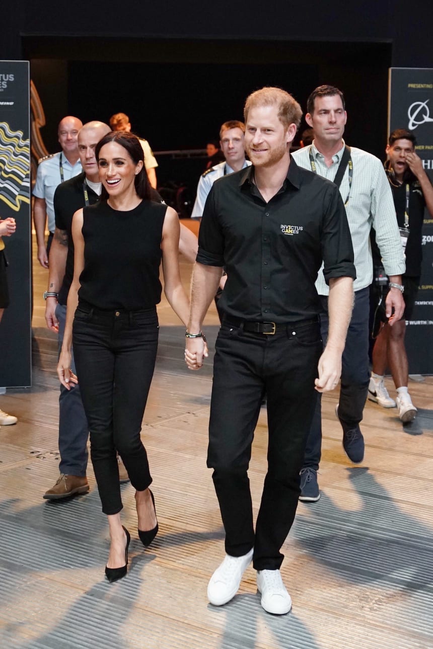 Meghan Markle Wore a Thing Black Frame Skinny Jeans Edition Fashionista