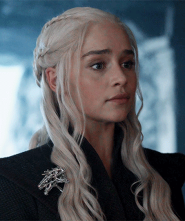 How Does Daenerys Targaryen Have So Many Clothing Options on 'Game of ...