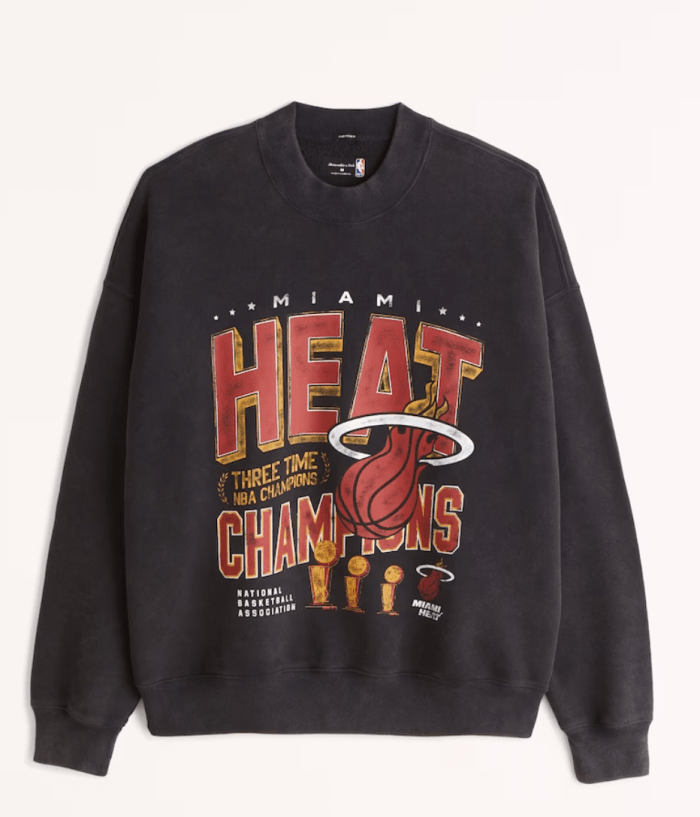 Great Outfits in Fashion History Beyoncé's 2001 Homage to the NBA