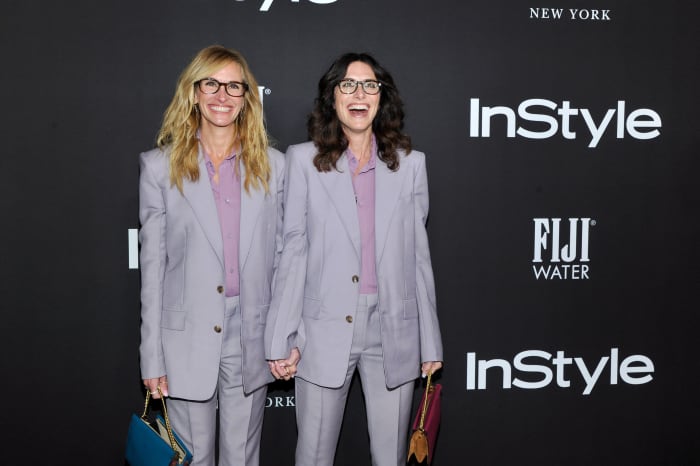 Julia Roberts and Elizabeth Stewart at the InStyle Awards. Photo: John Sciulli/Getty Images for FIJI Water