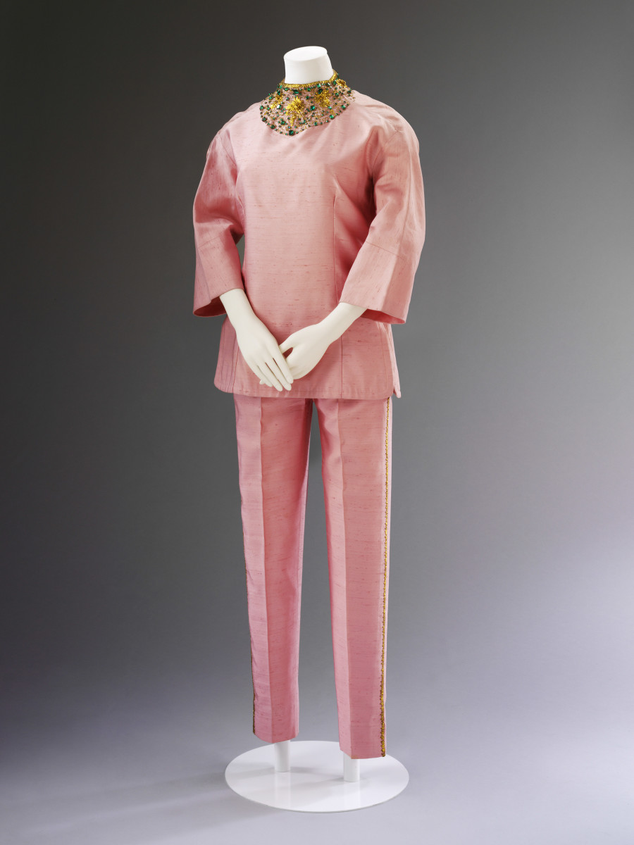 Irene Galitzine, silk palazzo pyjamas, ca. 1963. Courtesy Historical Archive Maison Galitzine. Photo © Victoria and Albert Museum, London