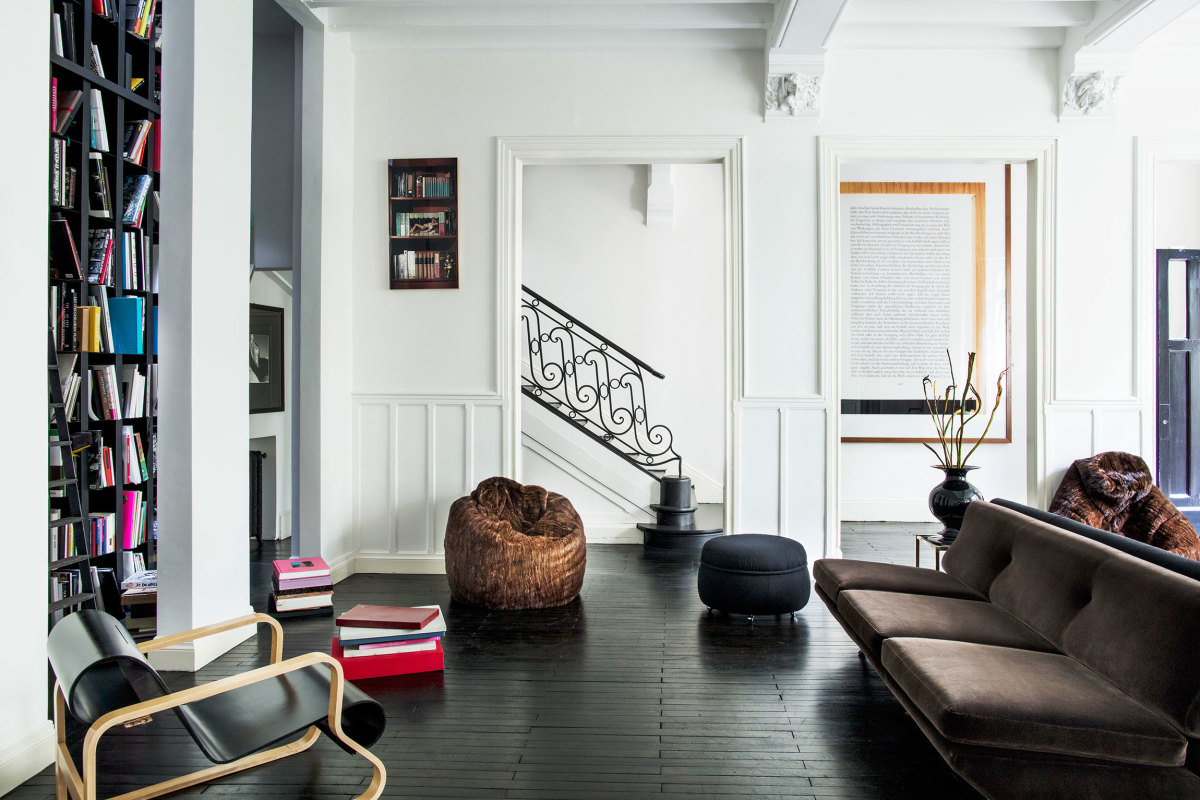Franca Sozzani's living room. Photo: Matthieu Salvaing/Architectural Digest