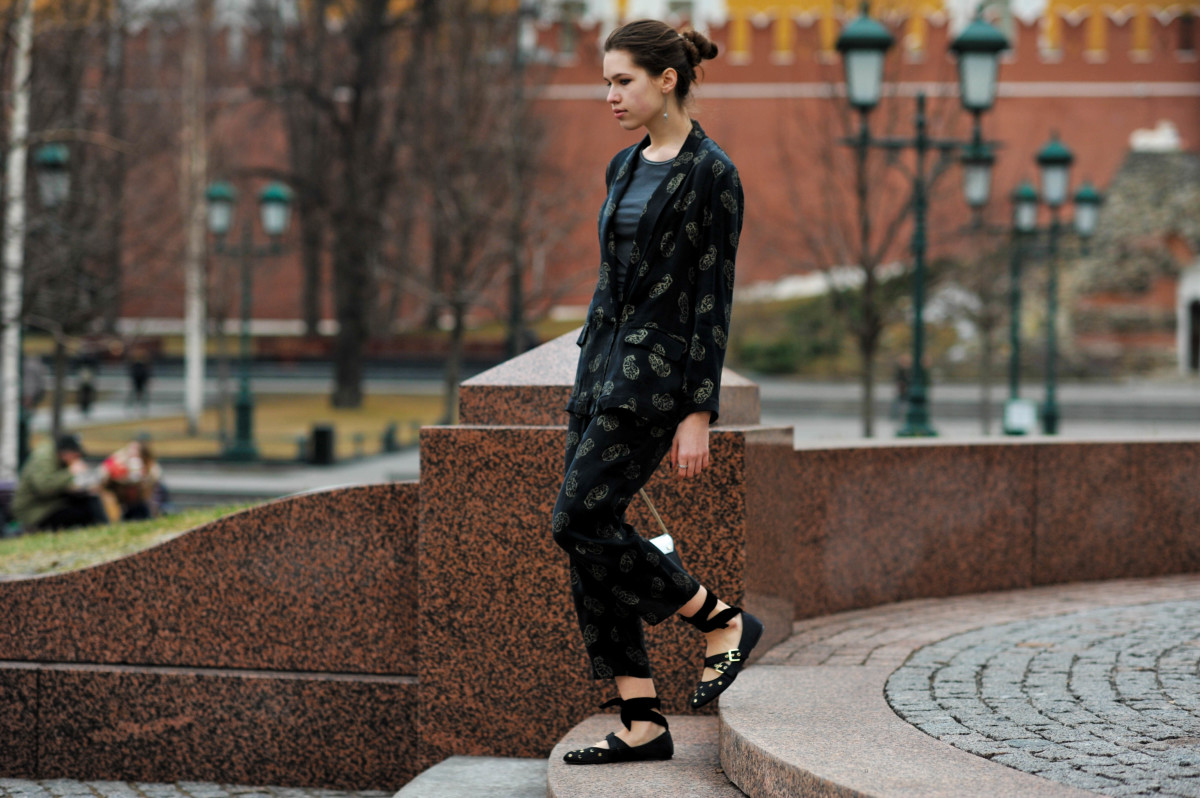 On the street in Moscow at Mercedes-Benz Fashion Week Russia. Photo: Mercedes-Benz Fashion Week Russia
