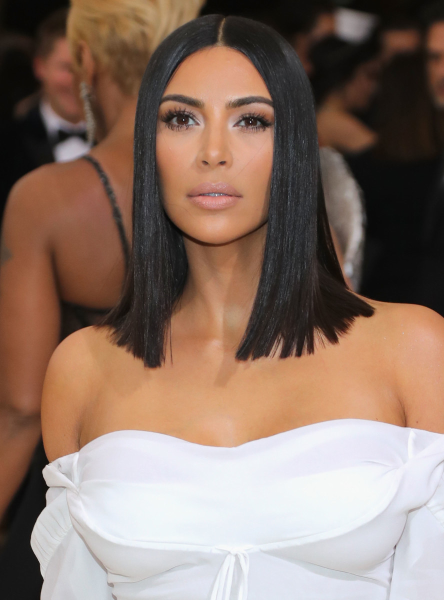 Kim Kardashian uses these drugstore brand makeup wipes