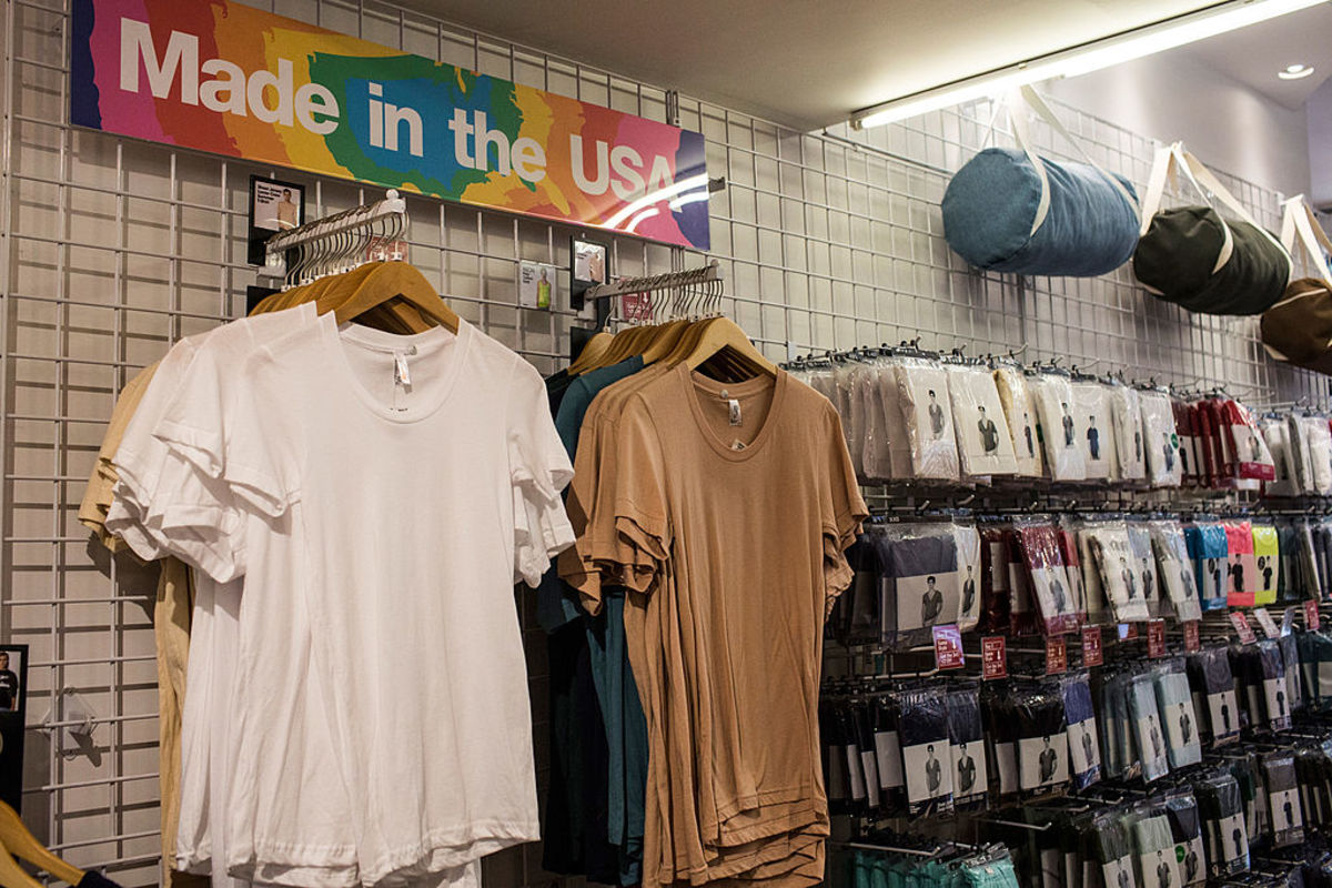 American Apparel store, 2014. Photo: Andrew Burton/Getty Images