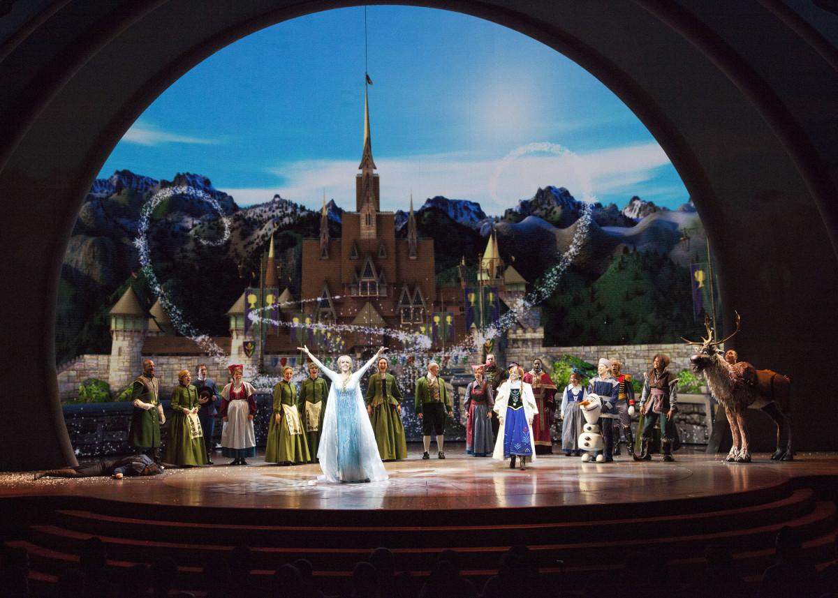 frozen-stage-musical-costumes-fashionista