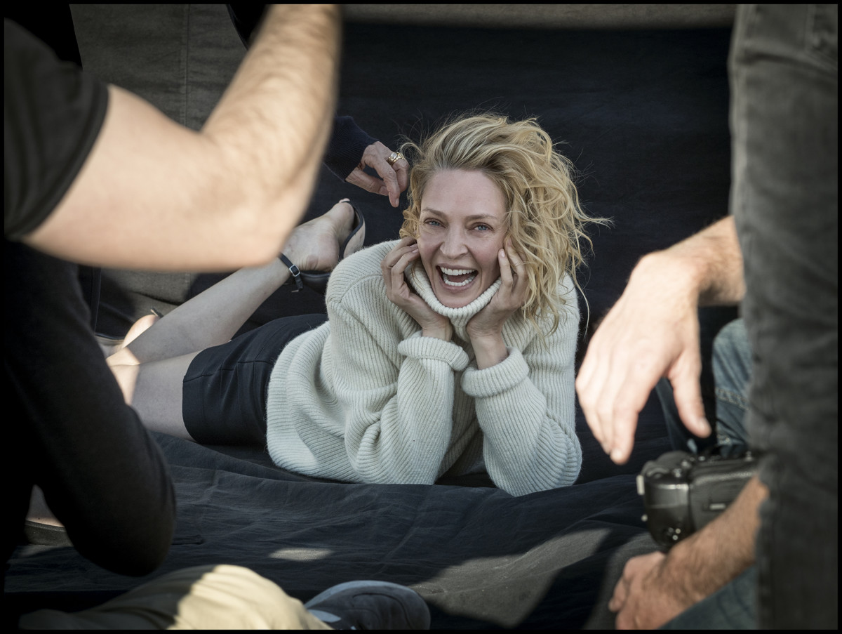 Uma Thurman in behind the scenes imagery from the 2017 Pirelli Calendar by Peter Linbergh. Photo: Alessandro Scotti