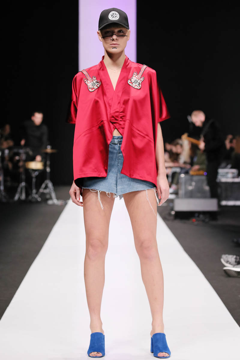 Moscow Designers Toggled Between Ladylike and Tomboyish At the Weekend ...