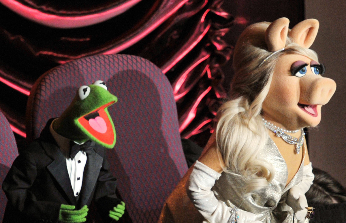 Miss Piggy with her ex Kermit at the 2012 Academy Awards. Photo: Getty Images