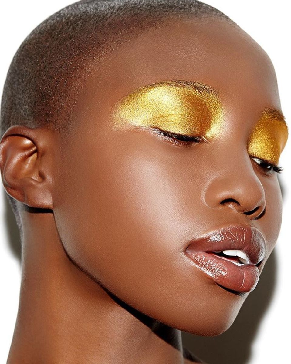One example of the stunning makeup you'll find on makeup artist Robin Black's Instagram feed, @beautyisboring_. Photo: @beautyisboring_/Instagram