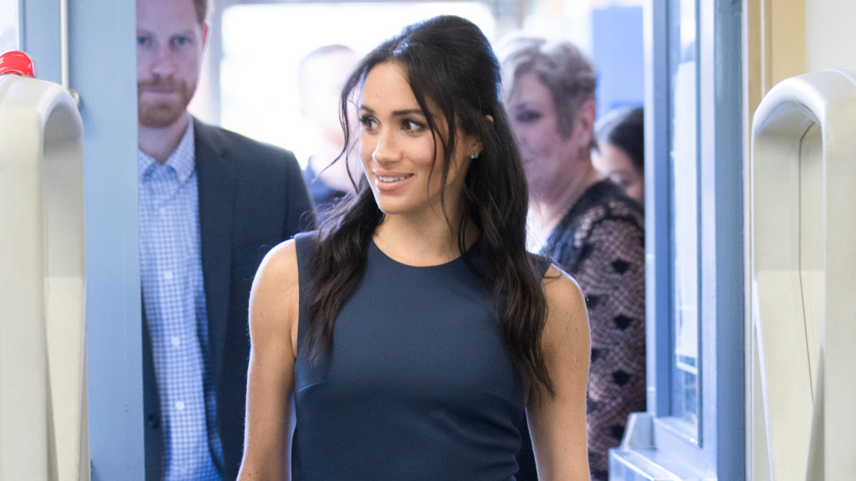 Meghan Markle Wore A Thing: Navy Roksanda Dress In Australia Edition ...