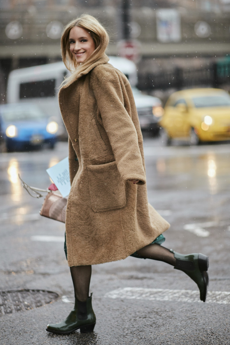 Charlotte Groeneveld in a teddy coat during New York Fashion Week's Fall 2018 season. Photo: Imaxtree