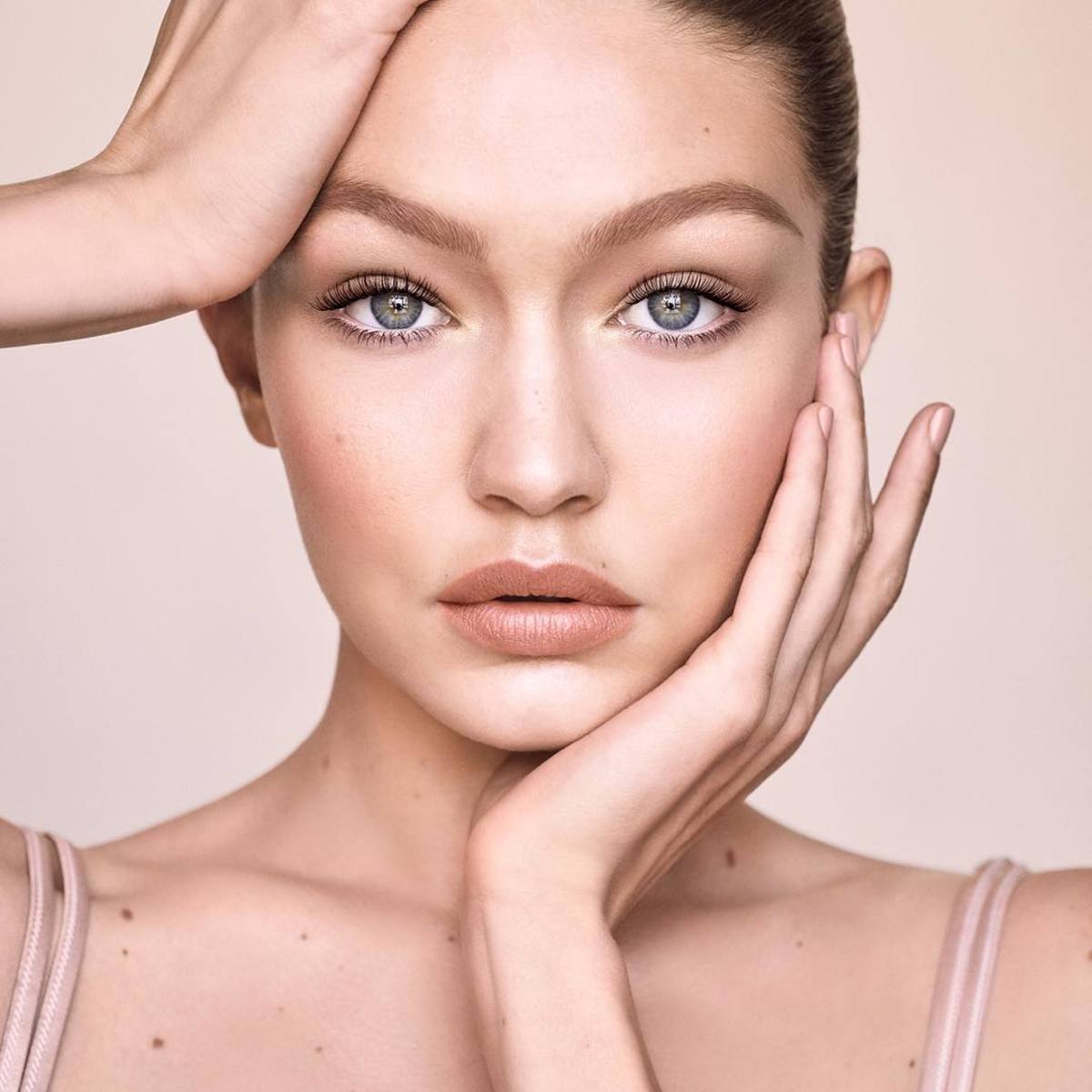 gigi hadid model mesurements