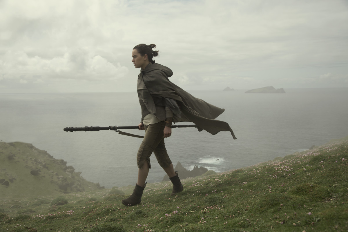 Rey (Daisy Ridley). Photo: Jonathon Olley/2016 Lucasfilm Ltd. & ™, All Rights Reserved.