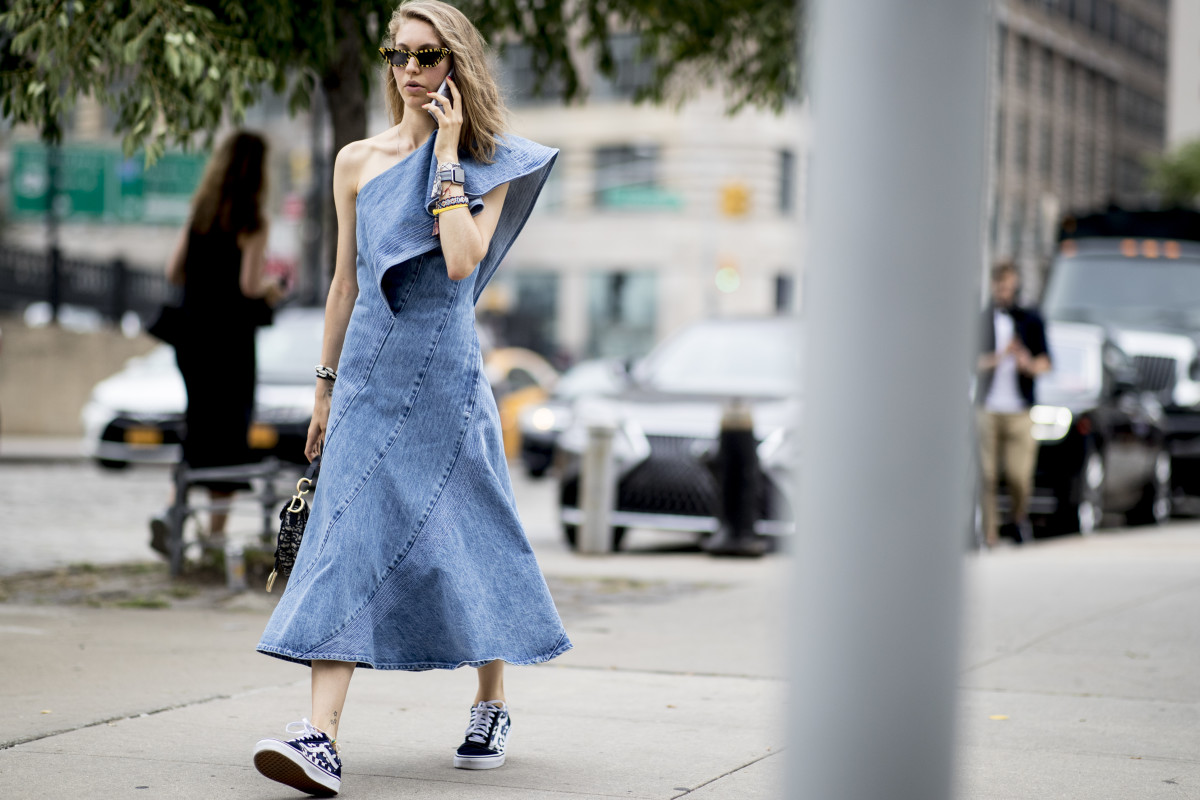 long denim dress outfit