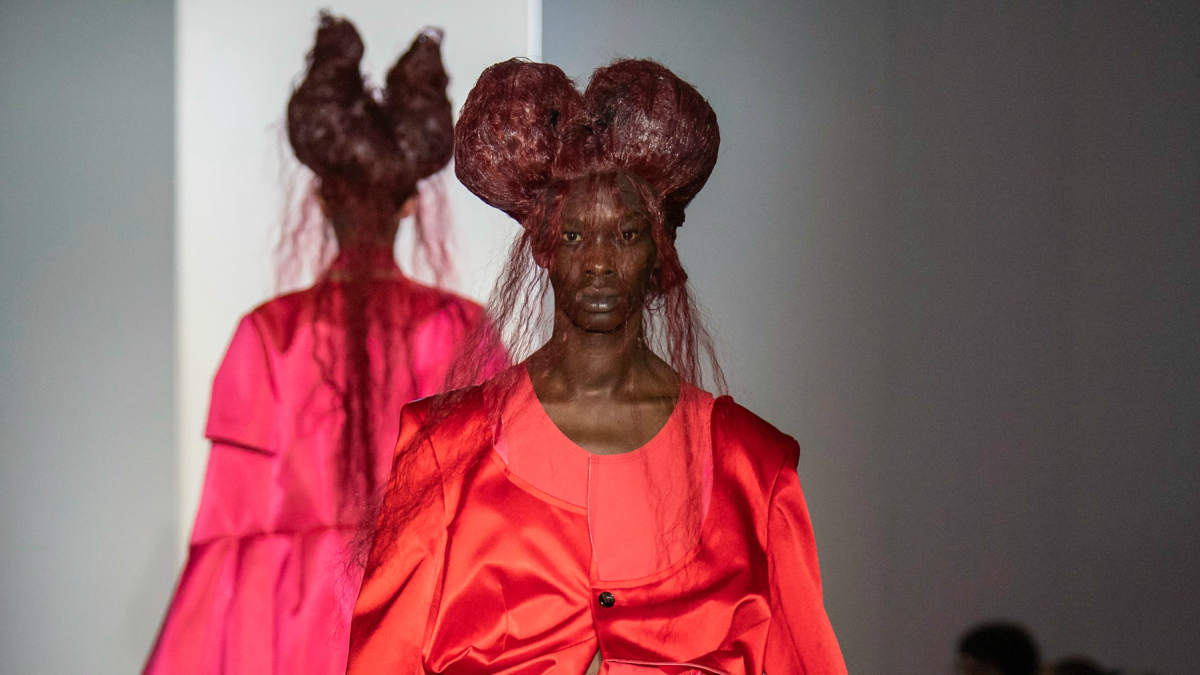 At Comme Des Garçons Spring 2020, Royalty Comes Undone - Fashionista