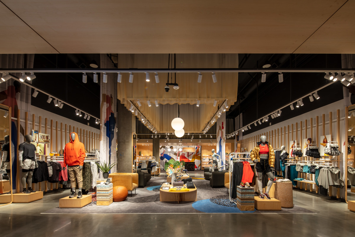 escritorio Viento condensador Nike Expands Its Localized Retail Concept With New Sustainability Features  - Fashionista