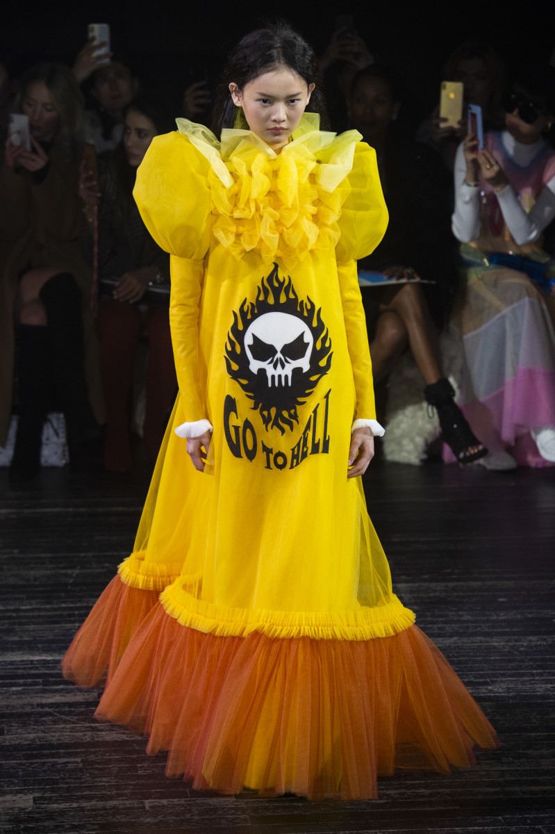 Viktor & Rolf Spring 2023 Proves There Are Many Ways to Wear a Ballgown -  Fashionista