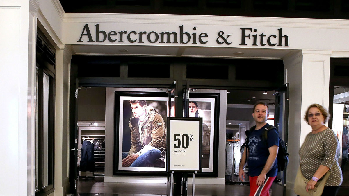 Abercrombie \u0026 Fitch to Close Up to 40 