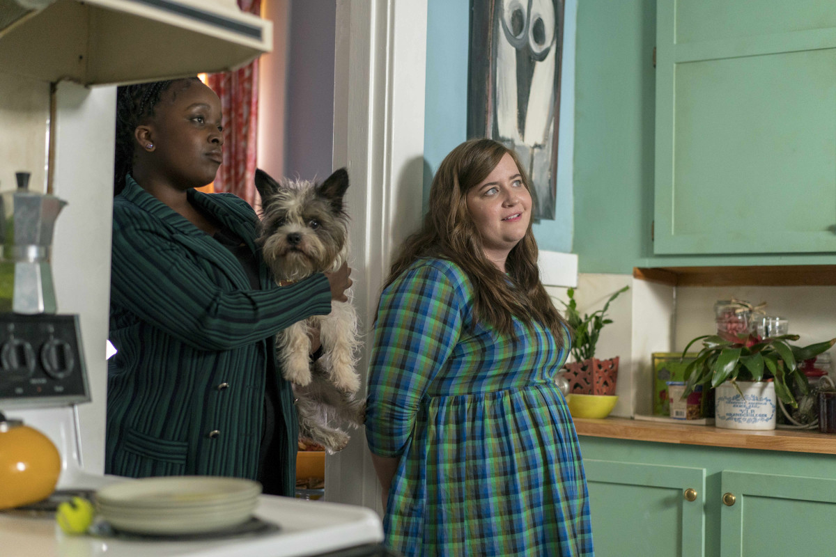 Fran (Lolly Adefope) and Annie (Aidy Bryant). Photo: Allyson Riggs/Hulu
