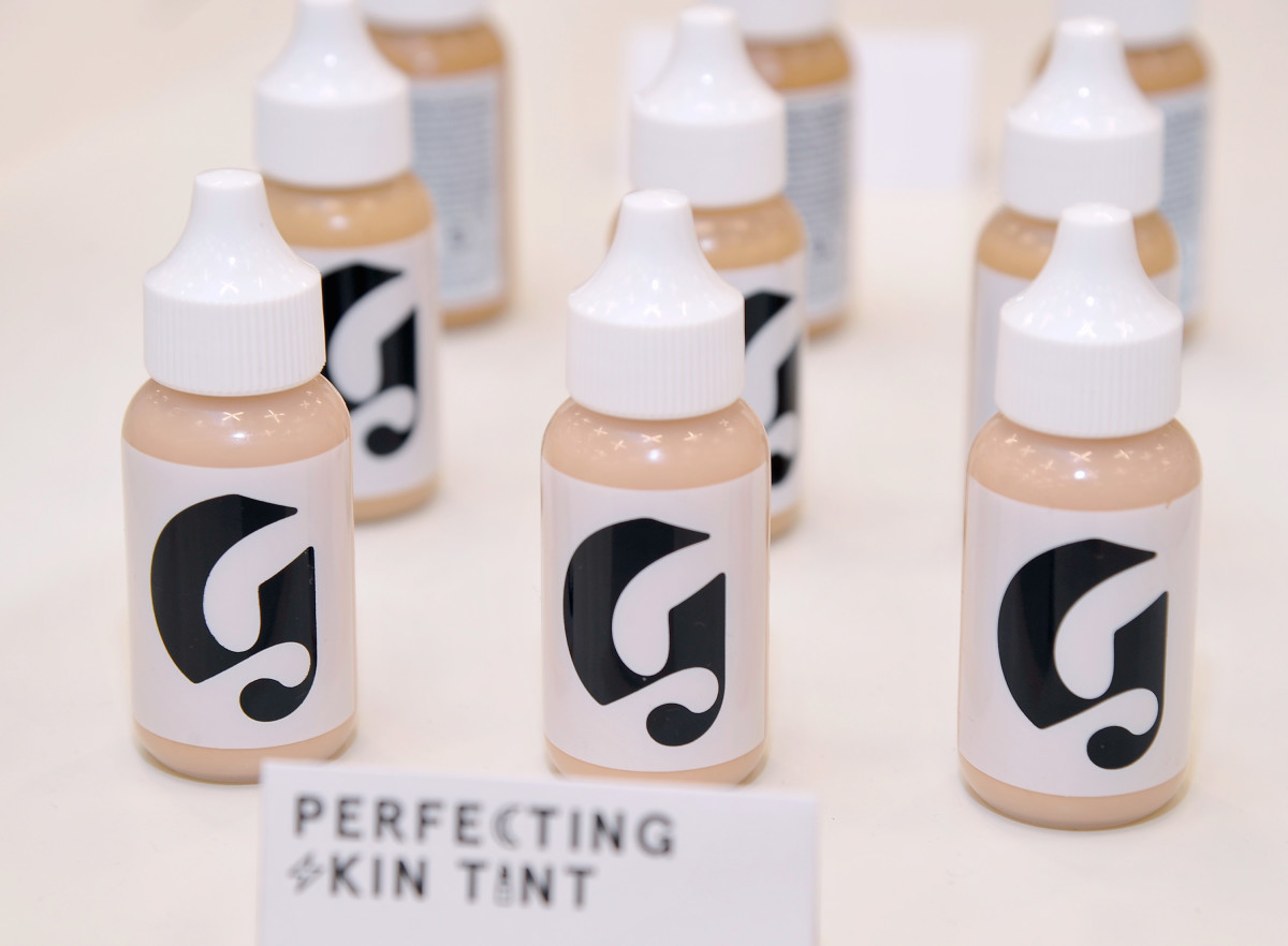glossier racism retail employees