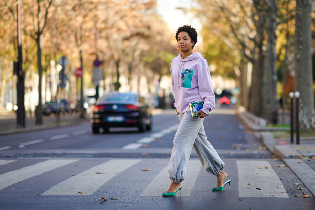 Ellie Delphine of @slipintostyle in a loungewear number in Paris. 