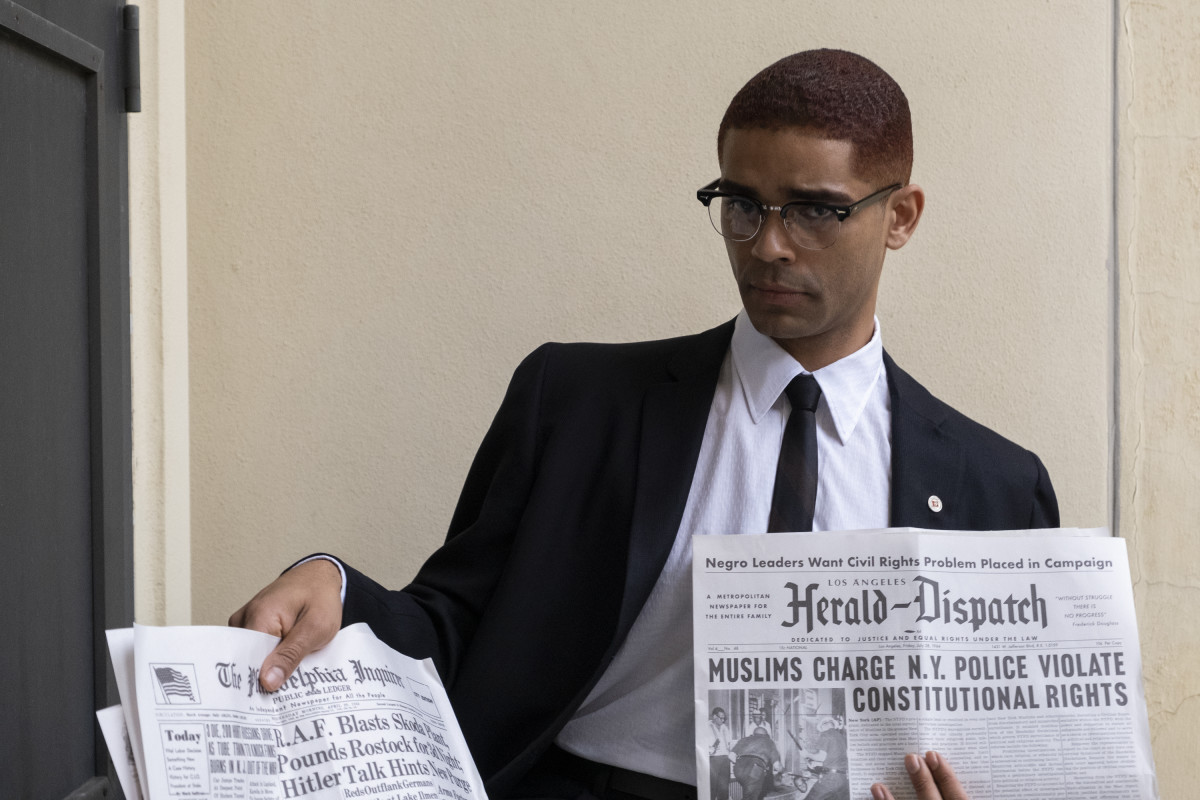 Malcolm X (Kingsley Ben-Adir).