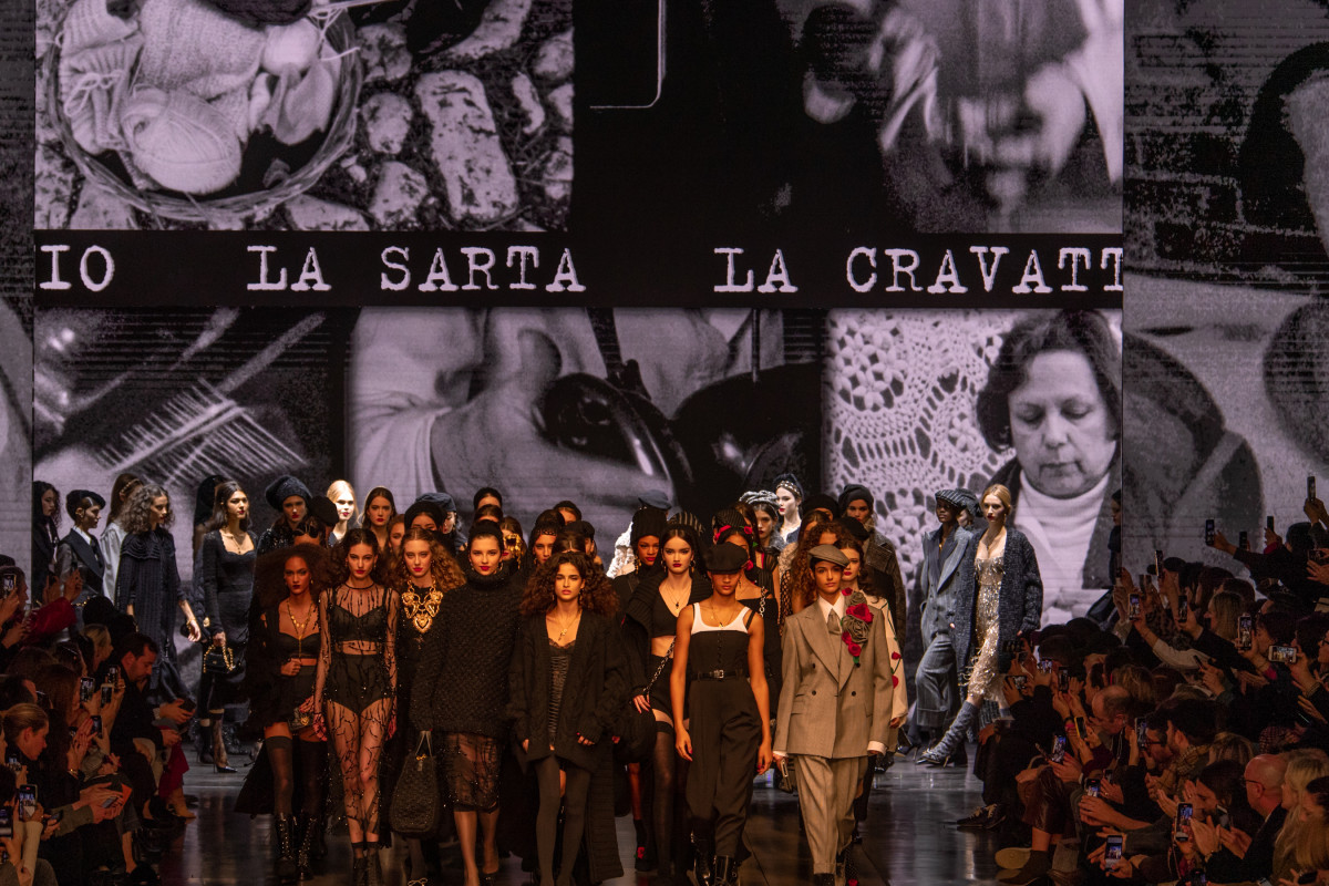 Looks da coleção de outono de 2020 da Dolce & Gabbana.