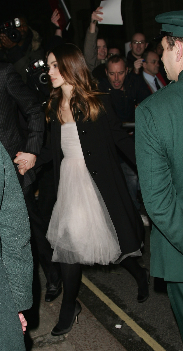 Keira knightley chanel wedding dress best sale