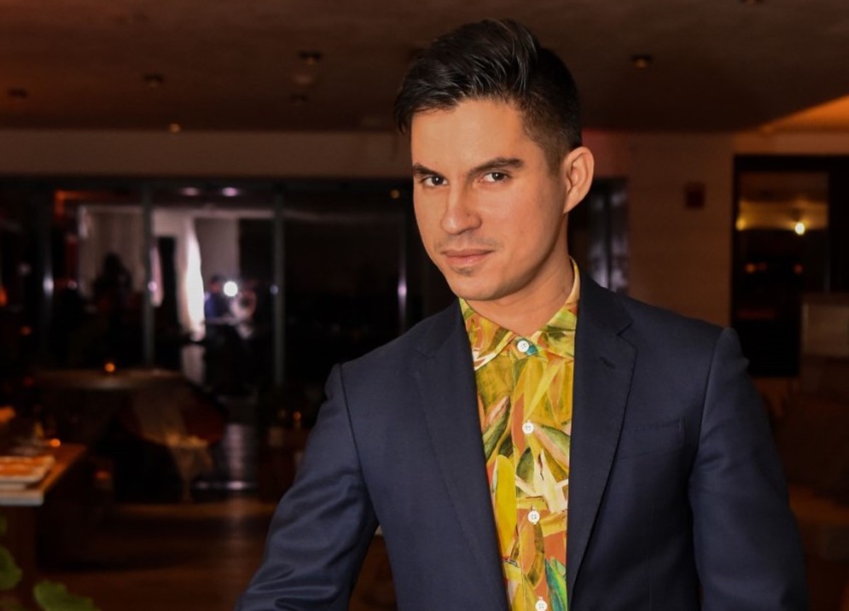How Erik Maza Went From Reporting for Regional Papers to Writing Coverlines for 'Town & Country'