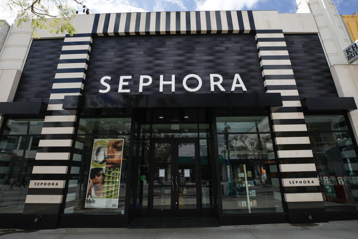 Ceridian on X: @CArmstrongMN @LeaghTurner @SpiritAero @BldrFirstSource  @Allianz .@Sephora operates over 2,500 stores in 32 countries worldwide,  with an expanding base of over 460 stores across the Americas. The Sephora  Americas headquarters