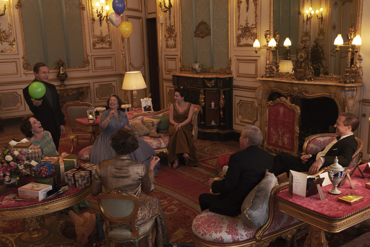 The Royal Family enjoys a casual, at-home moment in the season three premiere.