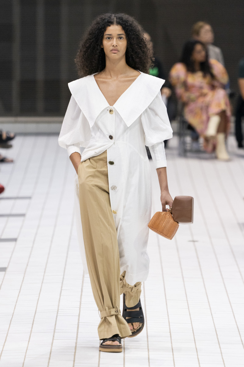 Fashionista's Favorite Bags From the London Spring 2022 Runways