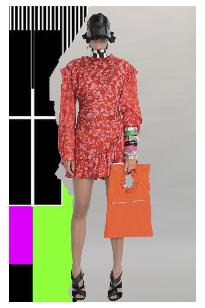 Fashionista's Favorite Bags From the London Spring 2022 Runways