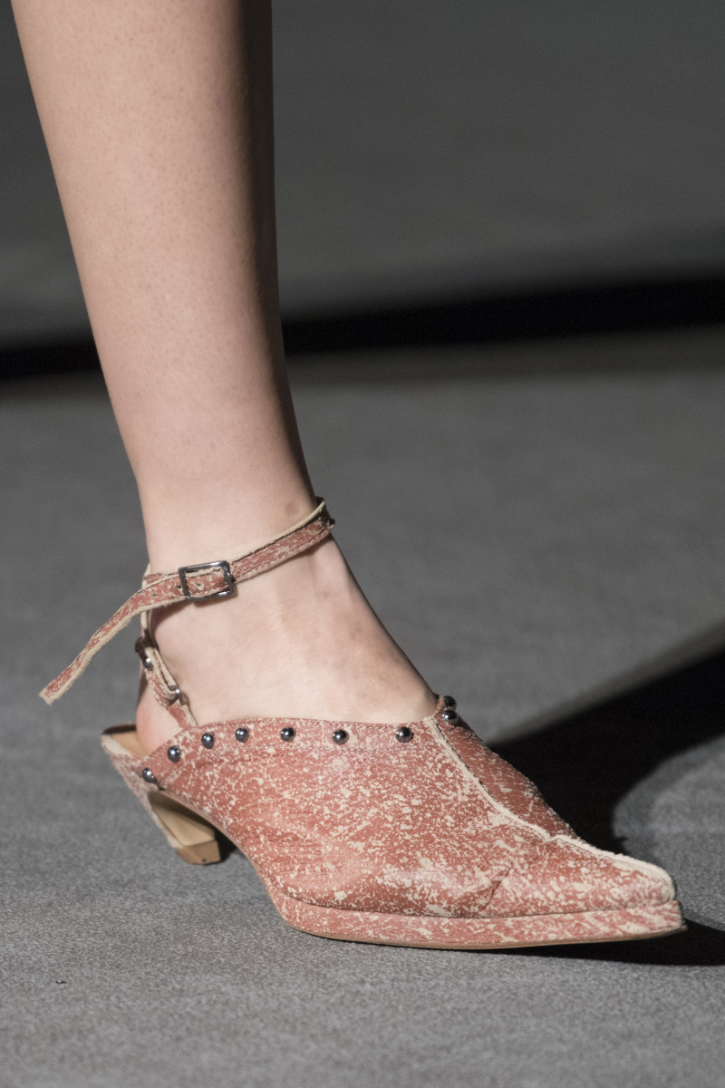 Fashionista's Favorite Shoes From the London Spring 2022 Runways
