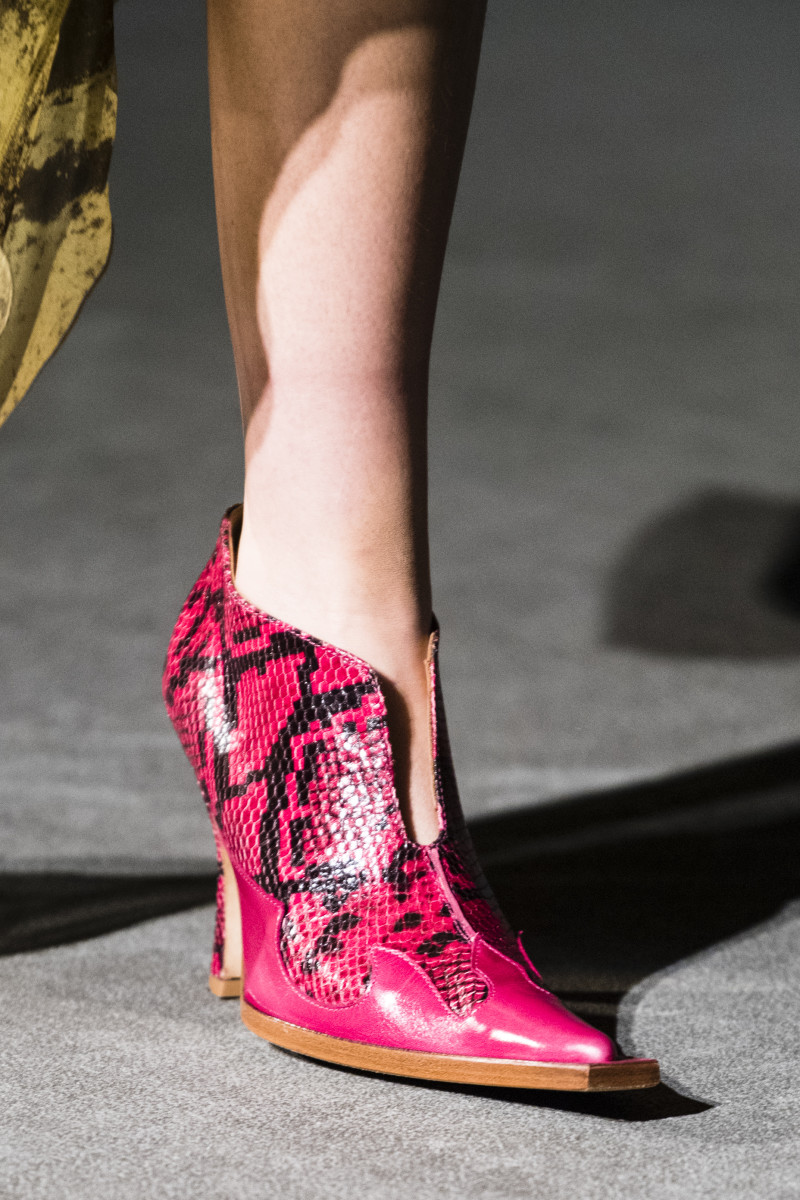 Fashionista's Favorite Shoes From the London Spring 2022 Runways