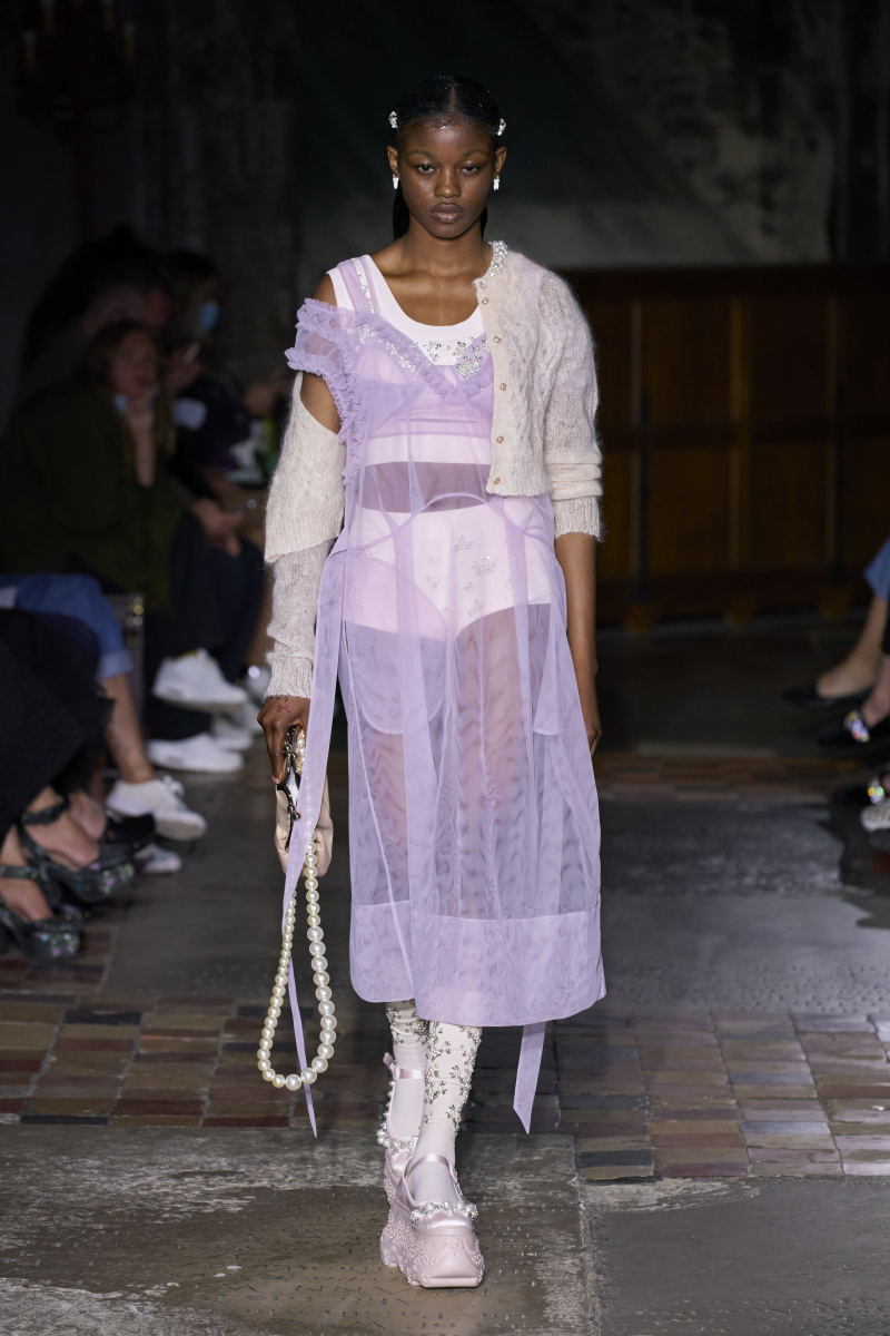7 Top Trends From the London Spring 2022 Runways