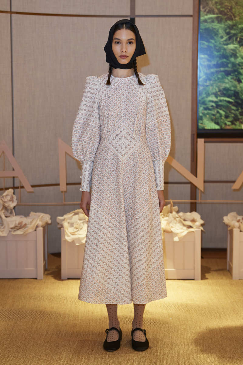 7 Top Trends From the London Spring 2022 Runways