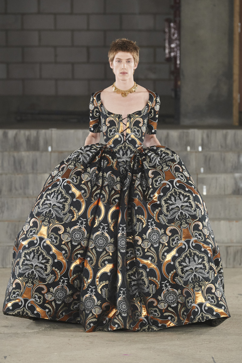 7 Top Trends From the London Spring 2022 Runways