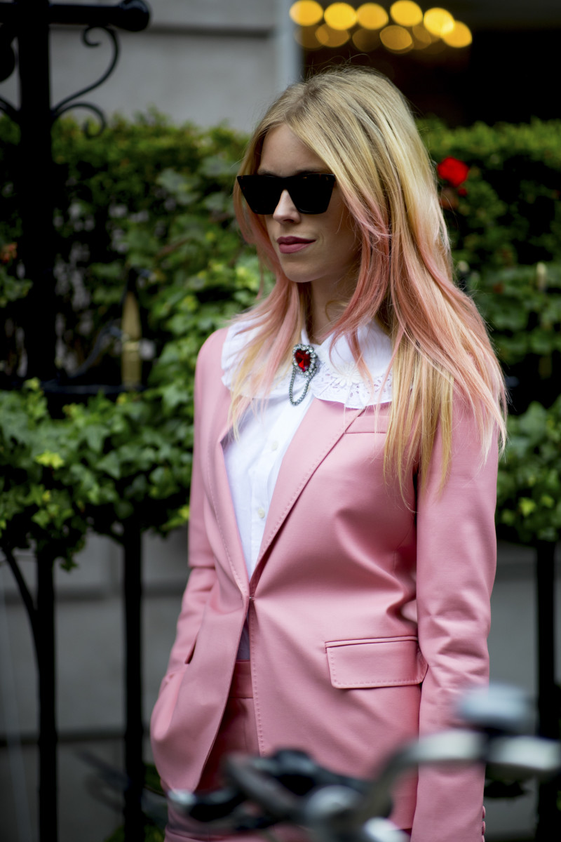 The 21 Best Beauty Looks From London Fashion Week Street Style