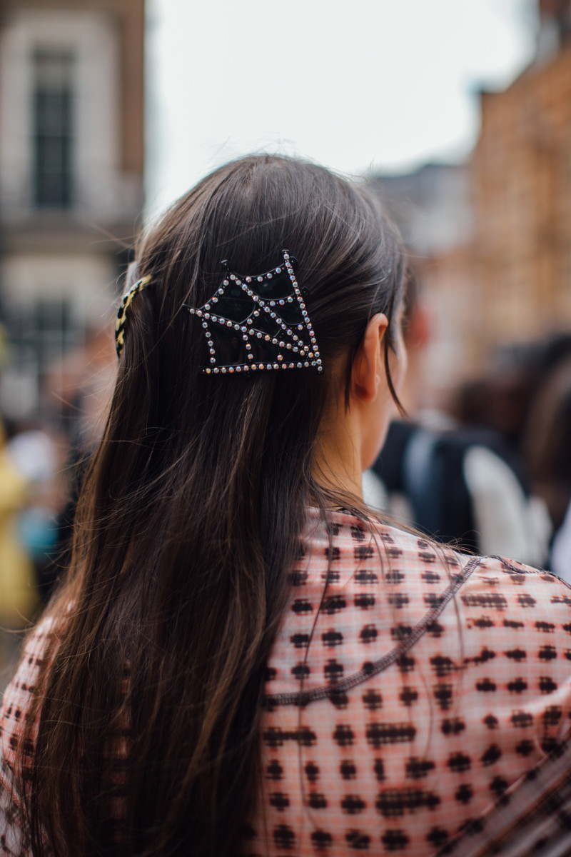 The 21 Best Beauty Looks From London Fashion Week Street Style