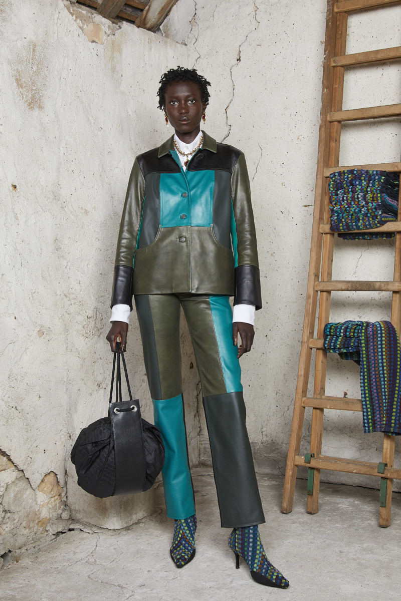 Fashionista's Favorite Bags From the Paris Spring 2022 Runways