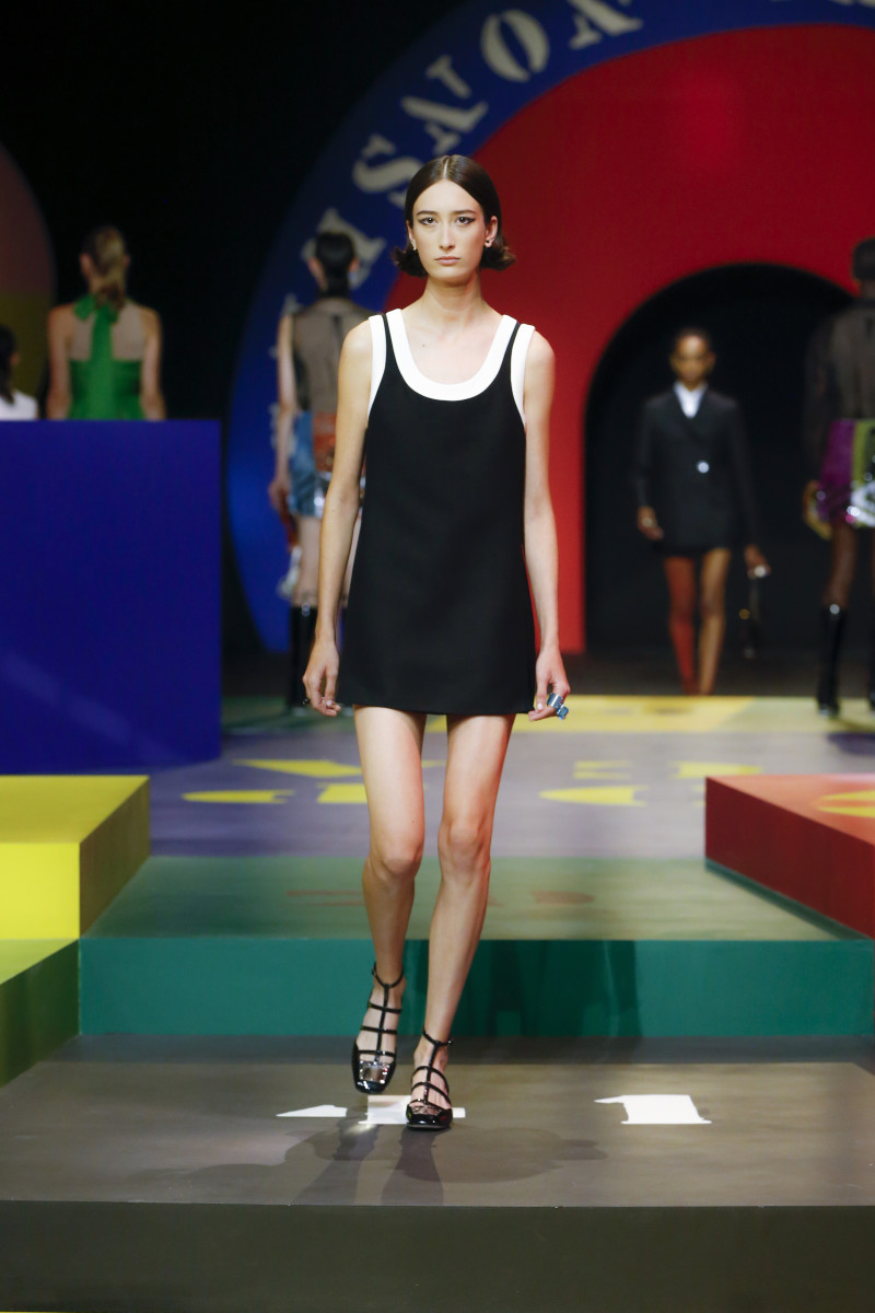 Dior's Spring 2022 Collection Pays Tribute to Its Swinging '60s Past