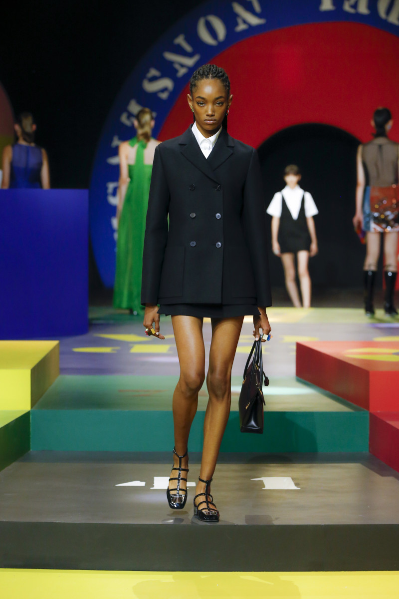 Dior's Spring 2022 Collection Pays Tribute to Its Swinging '60s Past