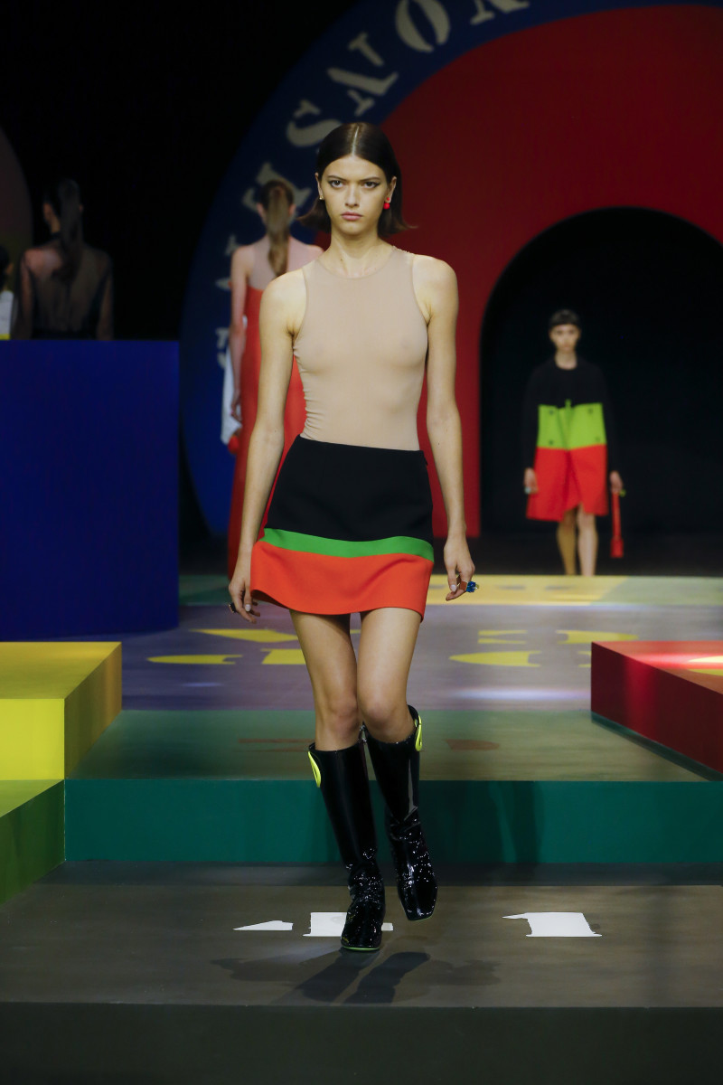 Dior's Spring 2022 Collection Pays Tribute to Its Swinging '60s Past