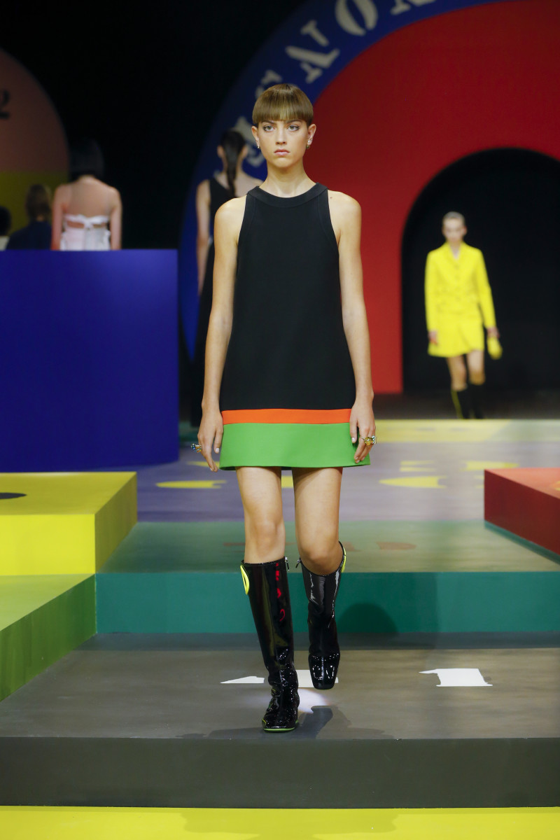 Dior's Spring 2022 Collection Pays Tribute to Its Swinging '60s Past