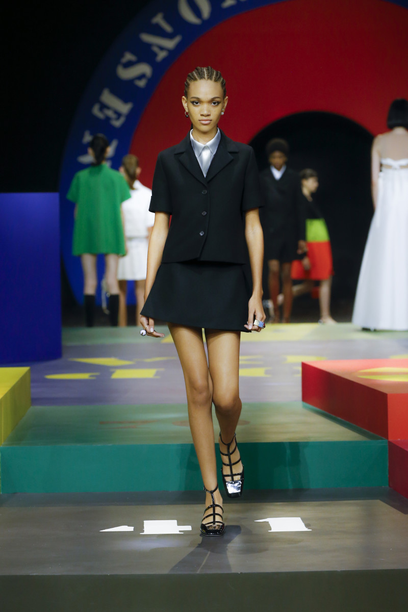 Dior's Spring 2022 Collection Pays Tribute to Its Swinging '60s Past