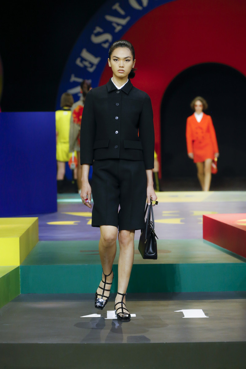 Dior's Spring 2022 Collection Pays Tribute to Its Swinging '60s Past