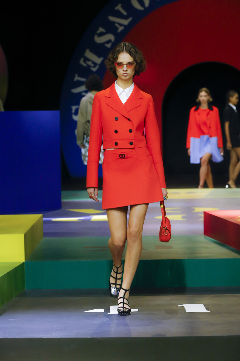 Dior's Spring 2022 Collection Pays Tribute to Its Swinging '60s Past